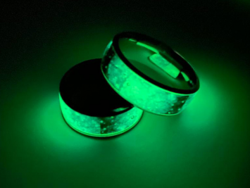 Glowing jewelry